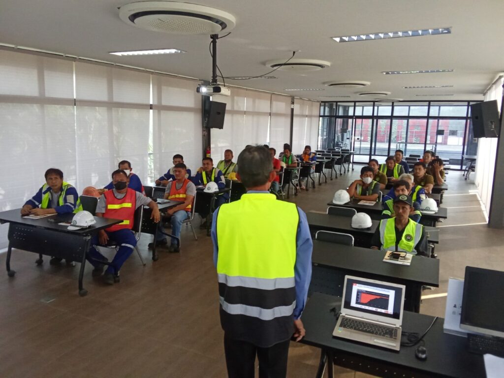 ภาพบรรยากาศการฝึกอบรมในห้องอบรม